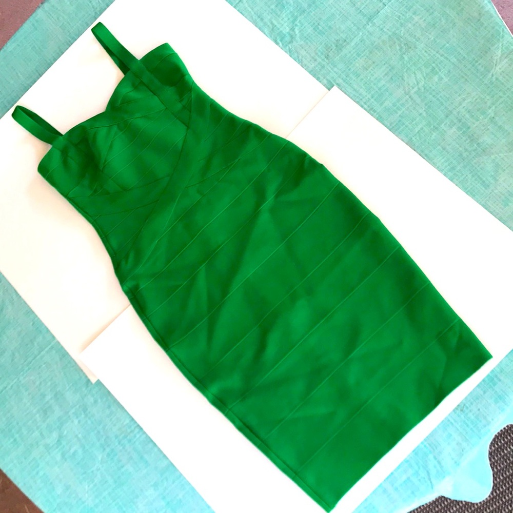 NWOT Bodycon Kelly Green Bandage Midi Dress L
